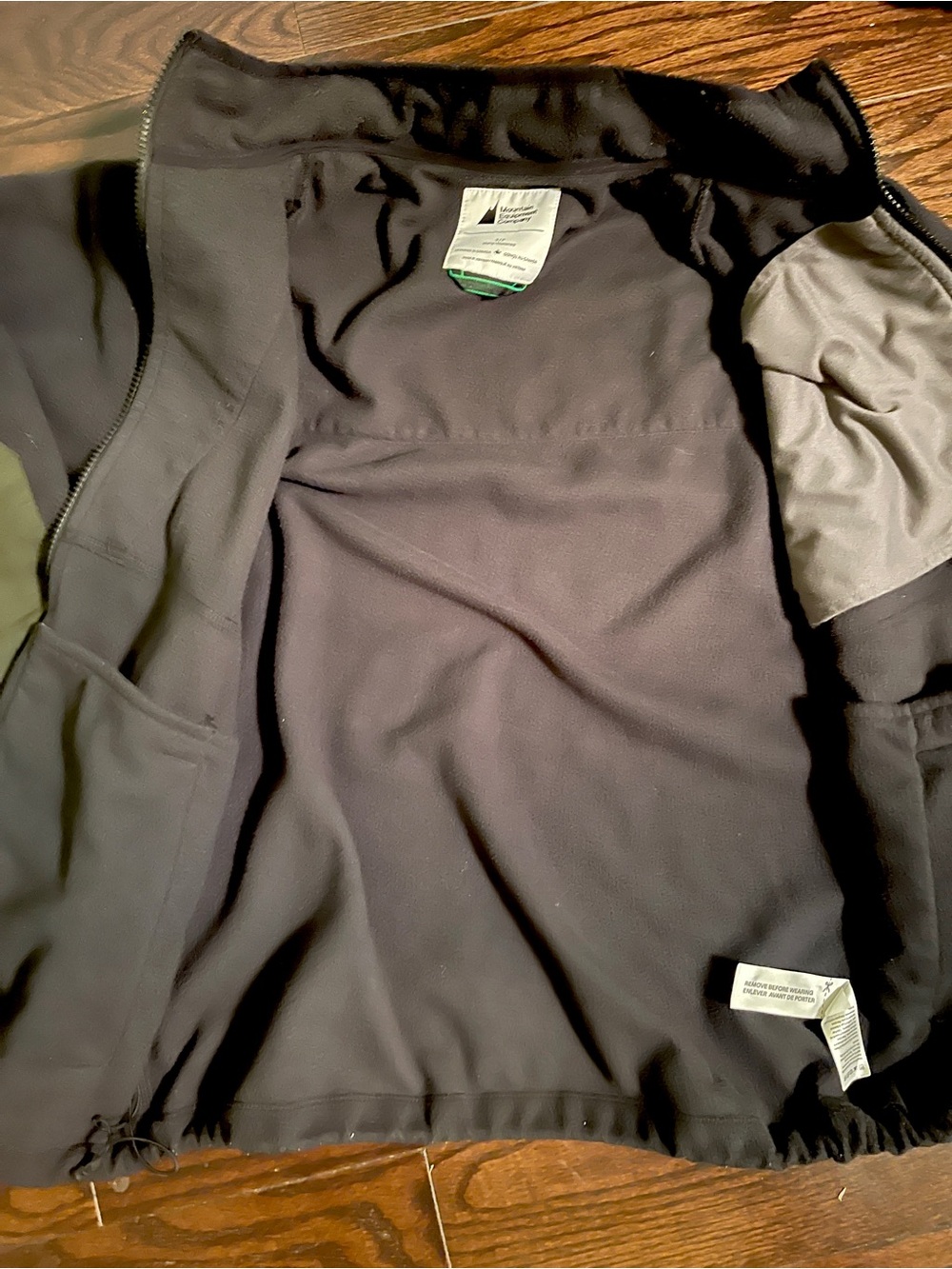 Camping Two-Tone Olive & Black Fleece Jacket MEC-Mountain Equipment Co-op - Picture 8 of 15